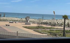 T2 climatisé, vue Mer totale, 300m des Déferlantes , 2pers, parking privé, Wifi fibre, proche des commerces, Kanumera Barcarès